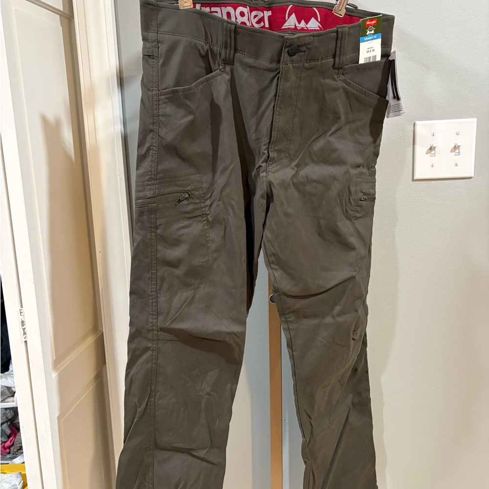 Wrangler Men's Dark Olive Cargo Pants